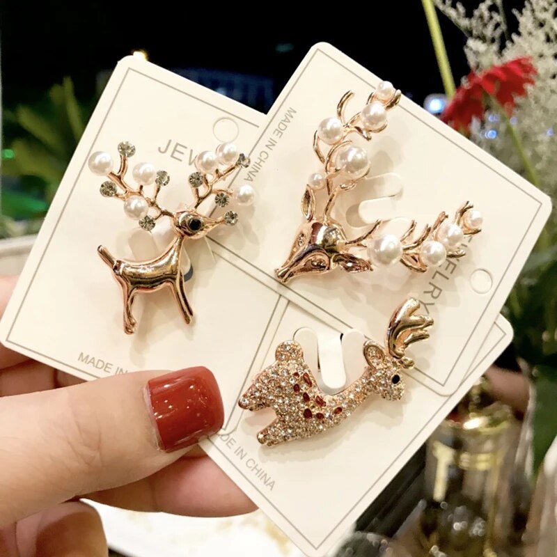 Christmas Enamel Brooch Snowman Santa Claus Tree Wreath Metal Pins Fashion Jewelry Gift for Women Merry Christmas Decor Gifts
